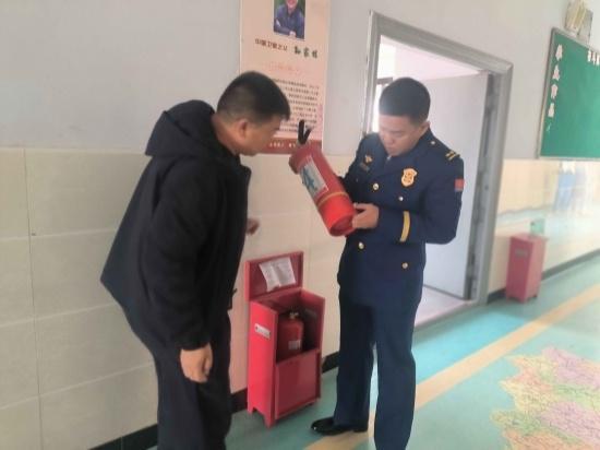 河北尚义消防救援大队开展抽样送检专项行动